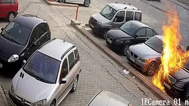 Konya'da araç kundaklama anı kameralarda!