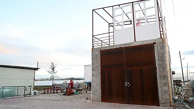 Konya'da aracıyla seyir halindeyken silahlı saldırıya uğrayan kişi hayatını kaybetti