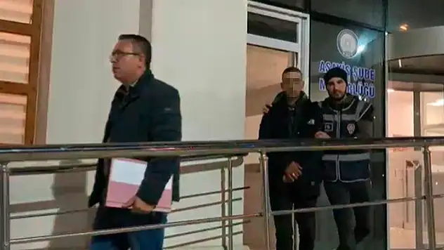 Konya'da araçlardan müzik sistemi çalan şüpheli, kahvehanede okey oynarken yakalandı
