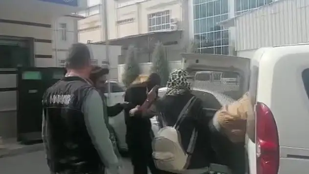Konya'da araçlarında kokain ele geçirilen çift tutuklandı
