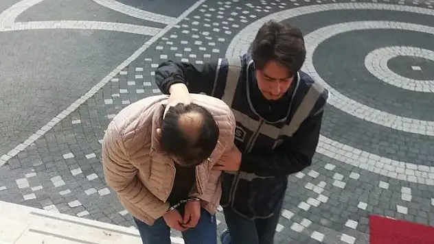 Konya'da aranan şahıs başkasına ait ehliyete kendi fotoğrafını yapıştırmış halde yakalandı
