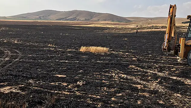 Konya'da arazi yangını! 80 dönümlük ekili alan küle döndü