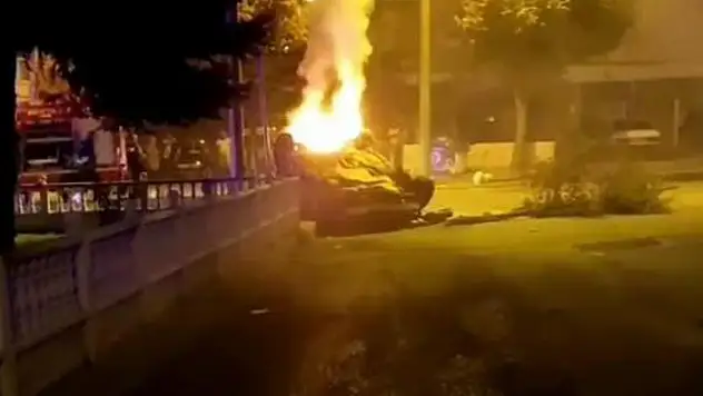 Konya'da aşırı süratli otomobil takla atarak alev aldı: Sürücü yara almadan kurtuldu
