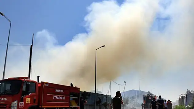 Konya'da atık toplama merkezinde yangın çıktı
