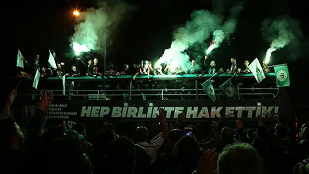 Konya'da Atiker Konyaspor'a coşkulu karşılama