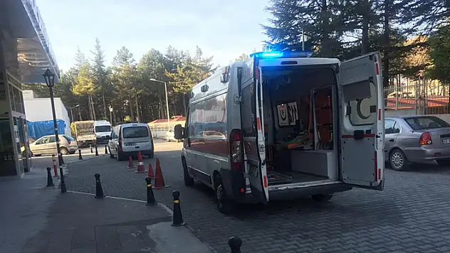 Konya'da ATV motoru duvara çarptı: 3 yaralı
