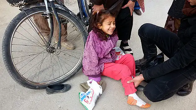 Konya'da Ayağına Bisiklet Tekeri Sıkışan Suriyeli Kızın Feryadı