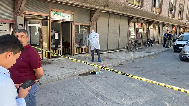 Konya'da ayakkabı imalathanesinde çalışan Suriyeliler birbirine girdi!  Bıçaklı kavgada 7 kişi yaralandı
