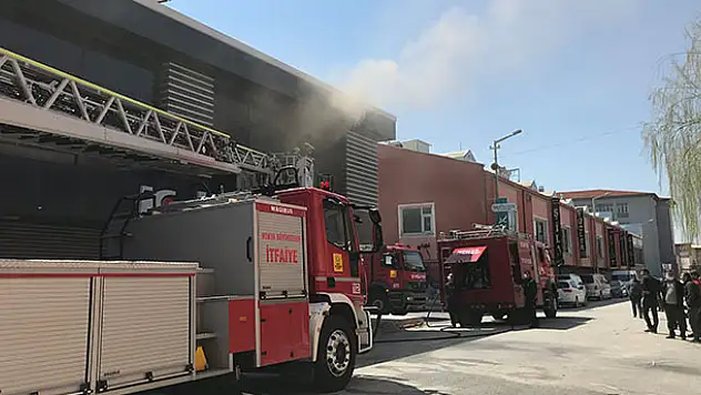 Konya'da ayakkabı imalathanesinde yangın