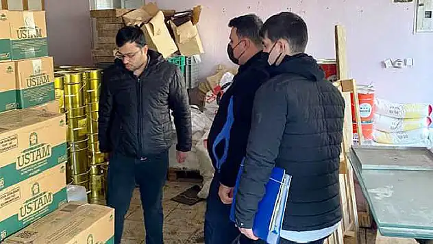 Konya'da ayçiçeği yağı stoku yapıldığı tespit edilen 2 markete işlem uygulandı
