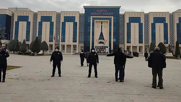 Konya'da aynı aileden 7 kişinin öldürüldüğü saldırının sanıkları hakim karşısında