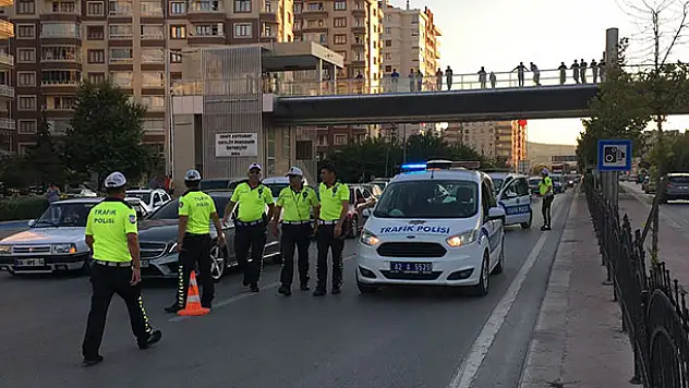 Konya'da aynı bölgede yarım saatte 3 zincirleme trafik kazası: 2 yaralı!