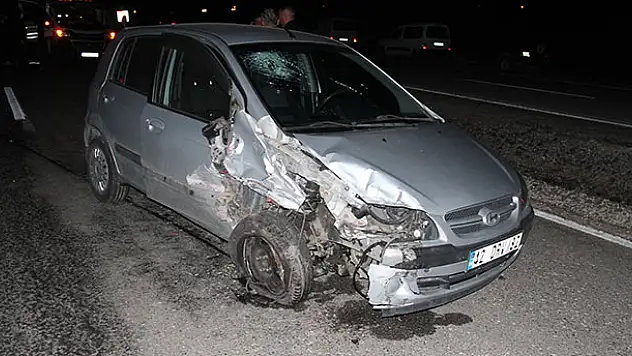 Konya'da aynı yönde seyir halinde olan iki araç çarpıştı: 2 yaralı