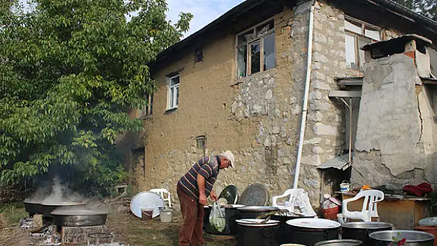 Konya'da bağ bozumu: Pekmez kazanları kaynamaya başladı