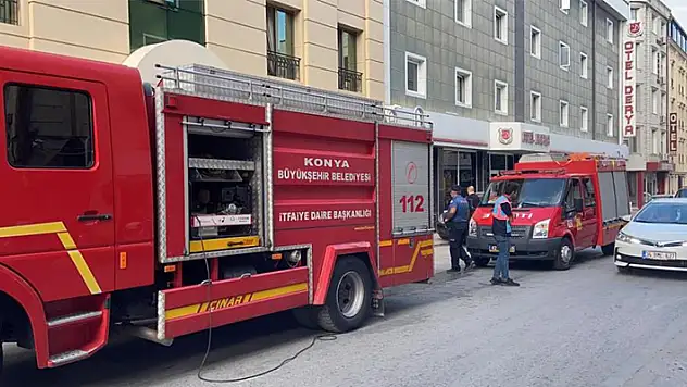 Konya'da bakım yaparken çıkan yangında asansörde sıkışan 2 kişiden biri  hayatını kaybetti, diğeri yaralandı