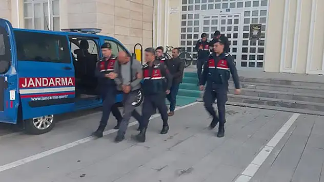 Konya'da bakır kablo hırsızları suçüstü yakalandı