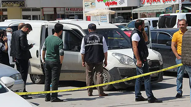 Konya'da bankalara para taşıyan kurye aracı soyuldu!