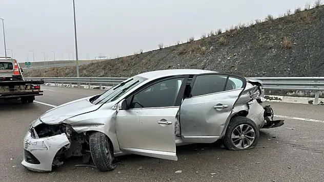 Konya'da bariyere çarpan otomobilin sürücüsü ağır yaralandı
