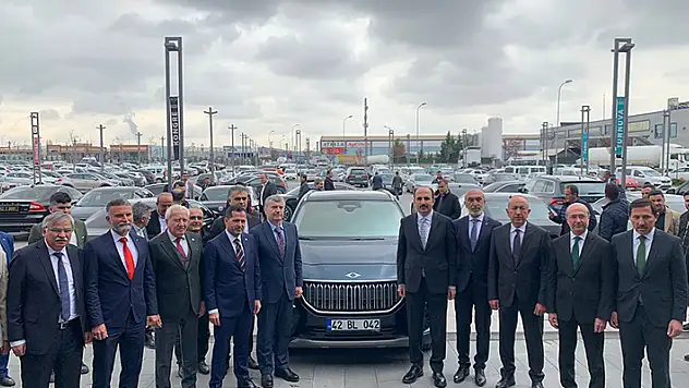 Konya'da başkanlar Togg ile poz verdi