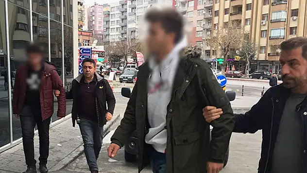 Konya'da başörtülü öğrencilere hakaret eden 2 şahıs serbest