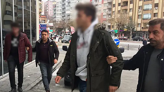 Konya'da başörtülülere hakeret eden gencin babası FETÖ'cü çıktı