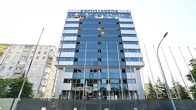 Konya'da batan Endüstri Holdingin binası yıkılıyor