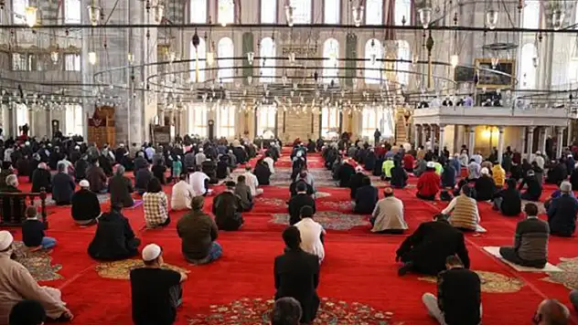 Konya'da bayram namazı 06.25'te kılınacak! İşte il il bayram namazı saatleri
