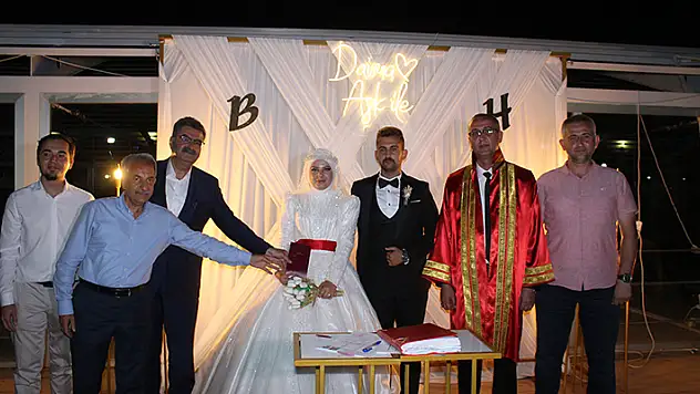 Konya'da belediye başkanı, oğlunun nikahını kıydı
