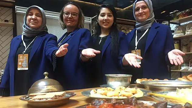 Konya'da belediyenin açtığı kurslarda Türk ve dünya mutfağı öğretiliyor
