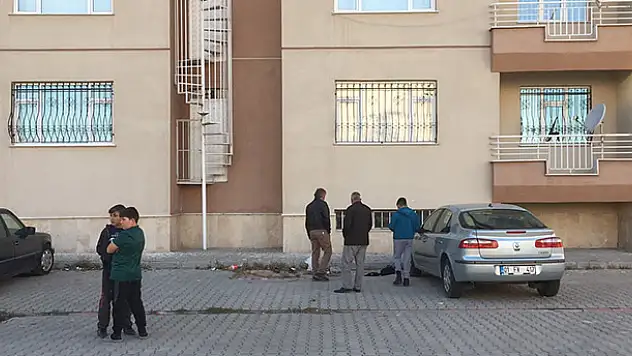 Konya'da beş katlı binanın çatısından düşen çocuk öldü
