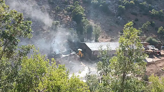 Konya'da besi damında çıkan yangını söndürmek isteyen kişi ağır yaralandı
