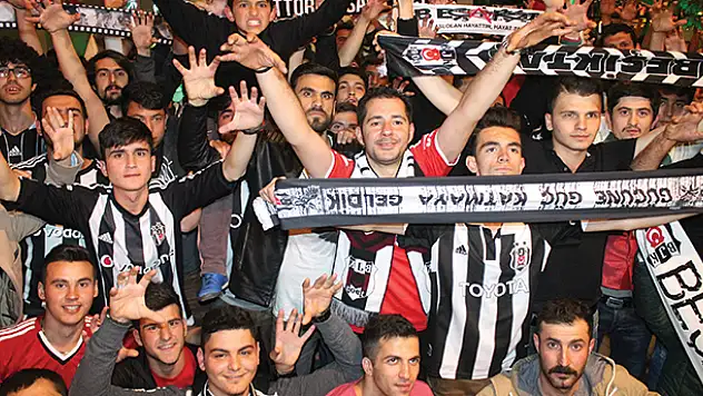 Konya'da Beşiktaşlı Taraftarların Galibiyet Kutlaması