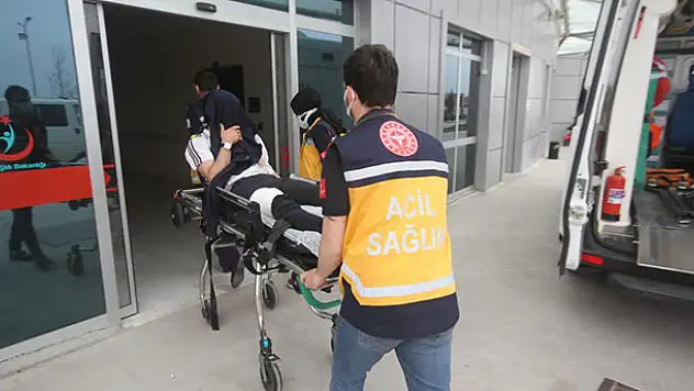 Konya'da bıçaklanan genç hastanelik oldu