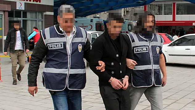 Konya'da bıçaklı gasp!