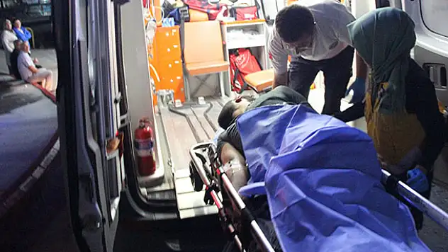 Konya'da bıçaklı kavga: 1'i ağır 3 yaralı