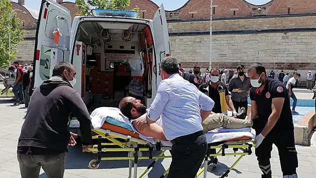 Konya'da bıçaklı kavgada 2 kişi yaralandı
