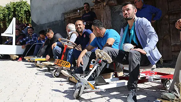 Konya'da bilyeli arabalar yarıştı