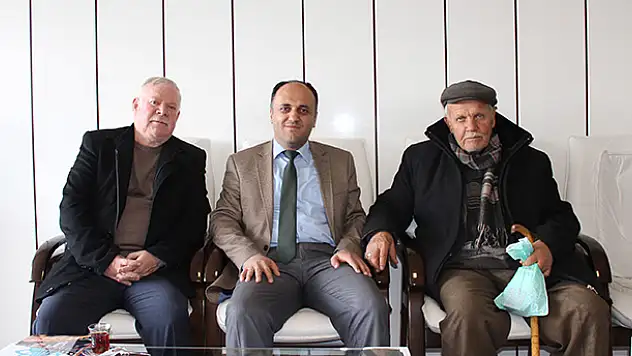 Konya'da bin 300 kişi emeklilere yönelik konut istedi