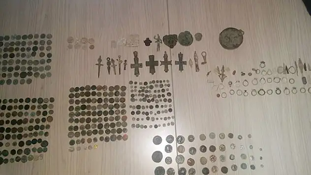 Konya'da bin 600 parça tarihi eser ele geçirildi