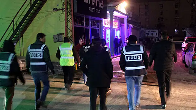 Konya'da bin polisli 'huzur' uygulaması