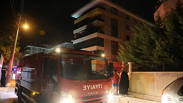 Konya'da binada çıkan yangında 2'si çocuk 6 kişi dumandan etkilendi
