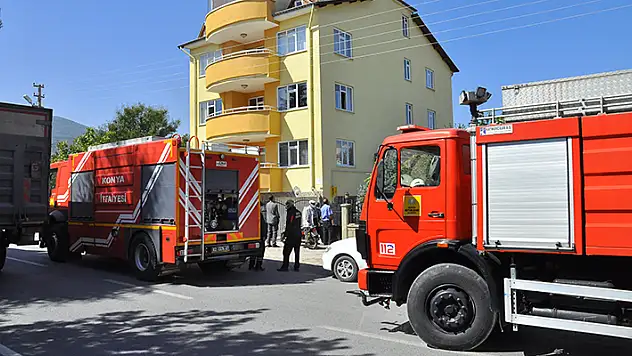 Konya'da bir apartmanda çıkan yangında 5 kişi dumandan etkilendi
