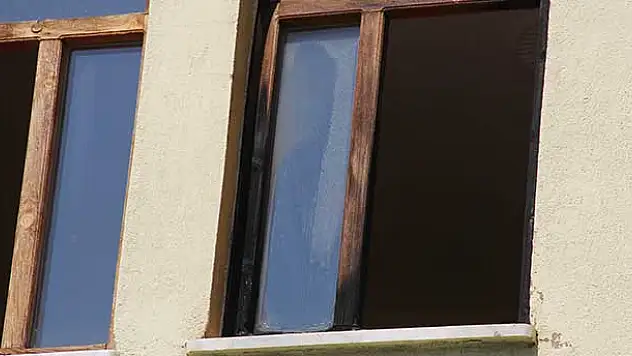 Konya'da bir apartmanın 3. katında çıkan yangın söndürüldü