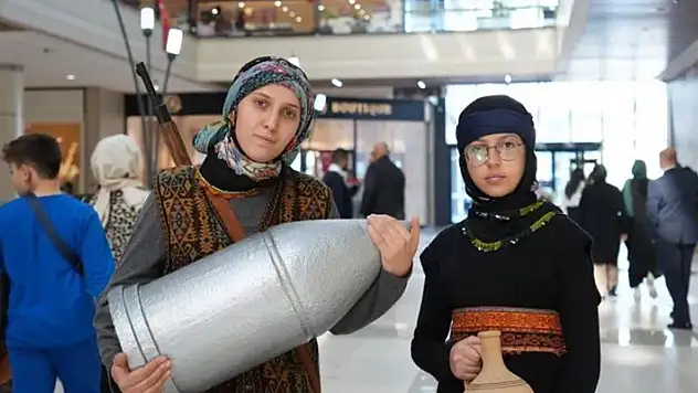 Konya'da bir AVM'de Milli Mücadele kahramanları canlandırıldı