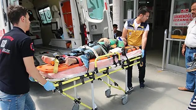 Konya'da bir genç iş yerinin camından düştü