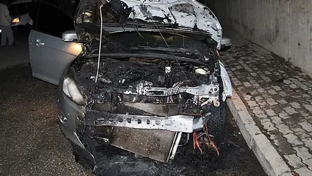 Konya'da bir genç  sevdiğine kavuşamadığı için 3 aracı kundaklamış