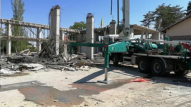 Konya'da bir inşaat kolonunun çökmesi sonucu 1'i ağır, 3 işçi yaralandı
