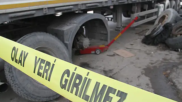 Konya'da bir işçi tamir ettiği kamyon lastiği patlayınca yaralandı
