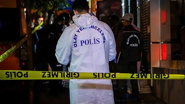 Konya'da bir kadın sokak ortasında kocası tarafından bıçaklanarak öldürüldü

