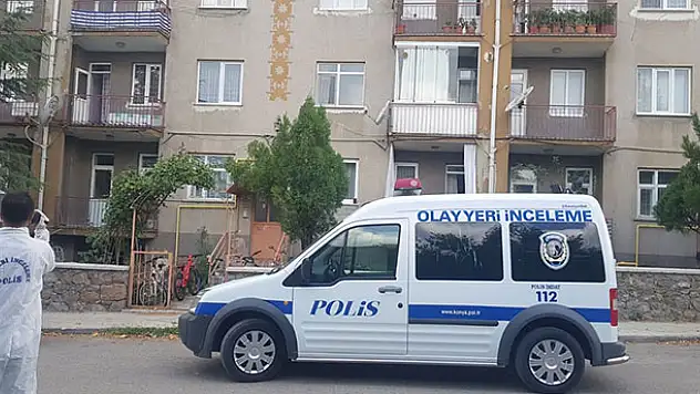 Konya'da bir kişi anahtarını unuttuğu evine tırmanmak isterken ikinci kattan düştü
